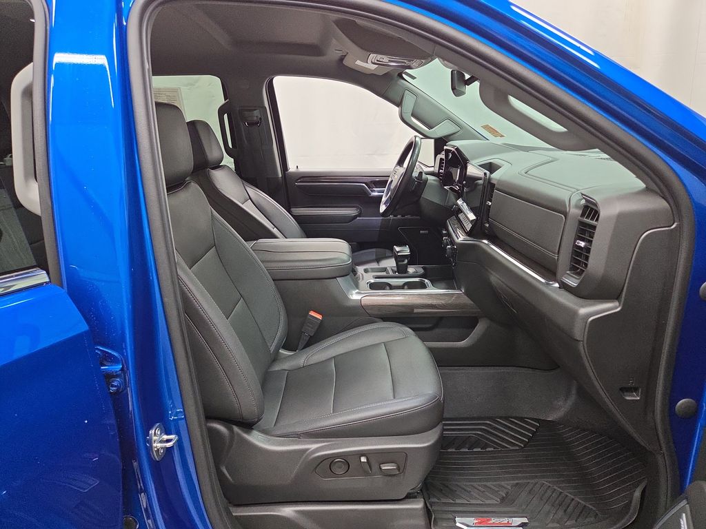 2023 Chevrolet Silverado 1500 LTZ - Photo 11