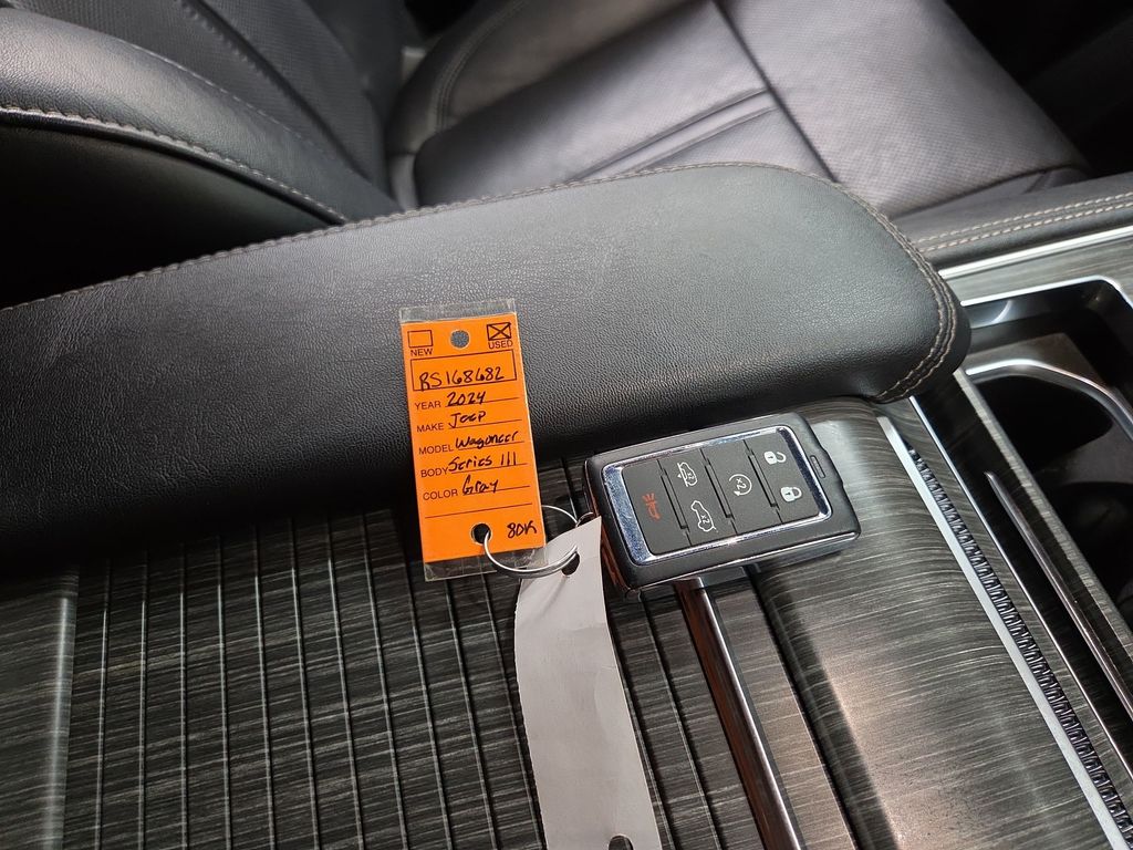 2024 Jeep Wagoneer Series III - Photo 14