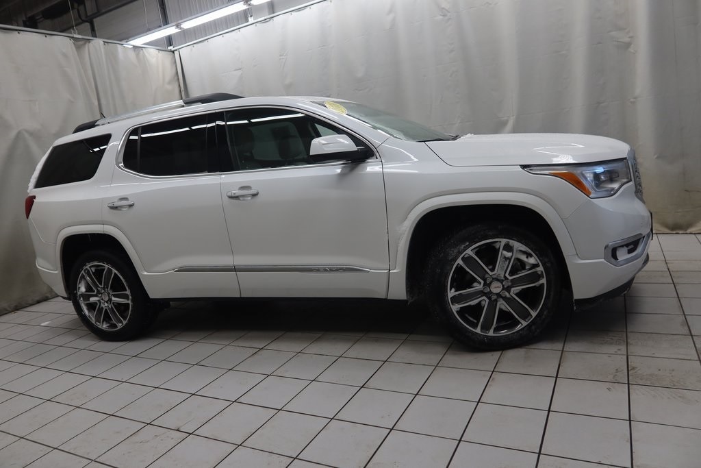 2018 GMC Acadia Denali's photo