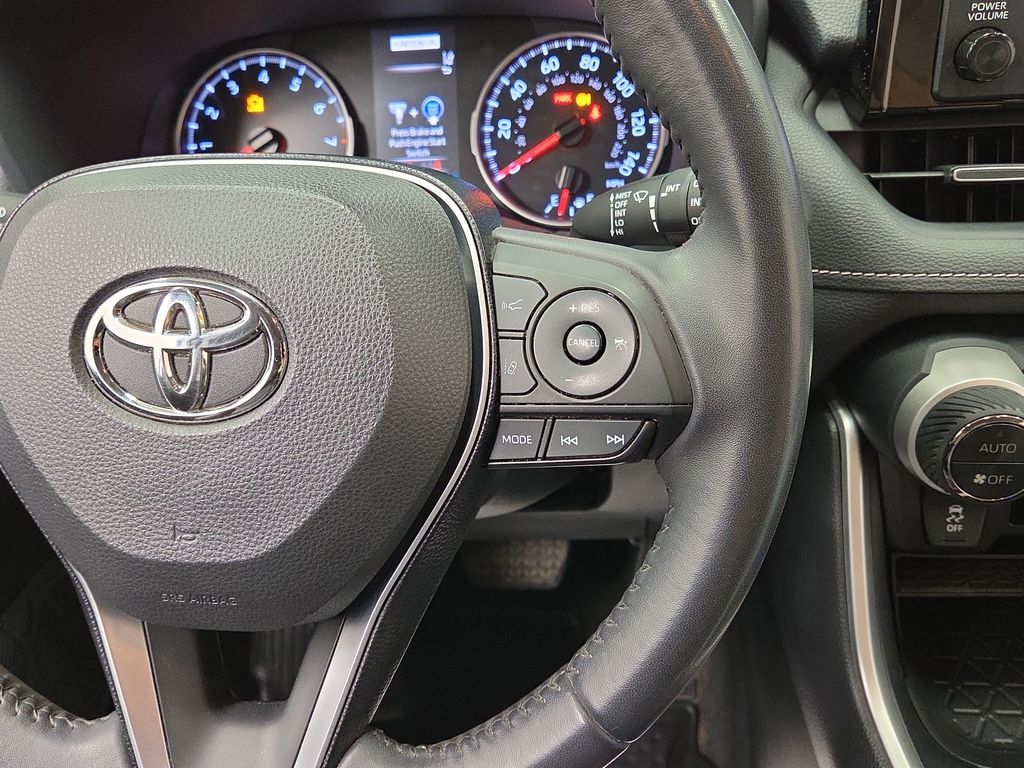 2020 Toyota RAV4 XLE Premium - Photo 18