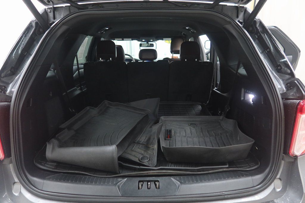 2021 Ford Explorer Platinum - Photo 10