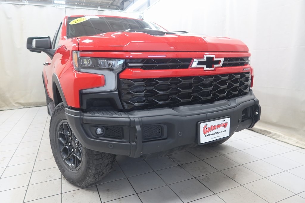 Used 2024 Chevrolet Silverado 1500 ZR2 with VIN 3GCUDHEL1RG187104 for sale in Fargo, ND