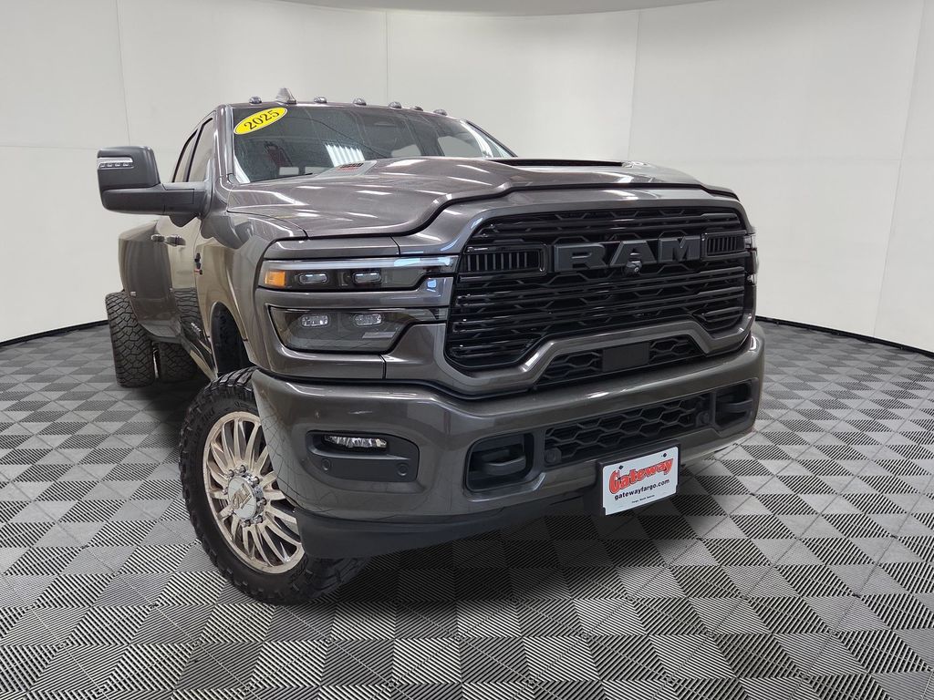 2025 RAM Ram 3500 Pickup Laramie - Photo 2