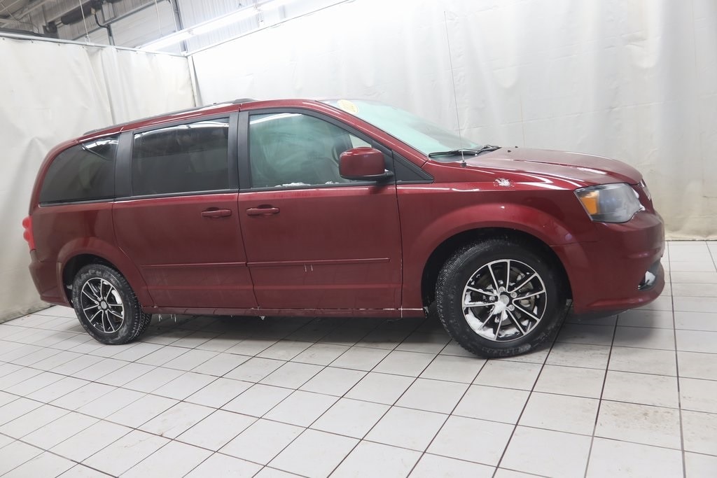 2017 Dodge Grand Caravan GT's photo