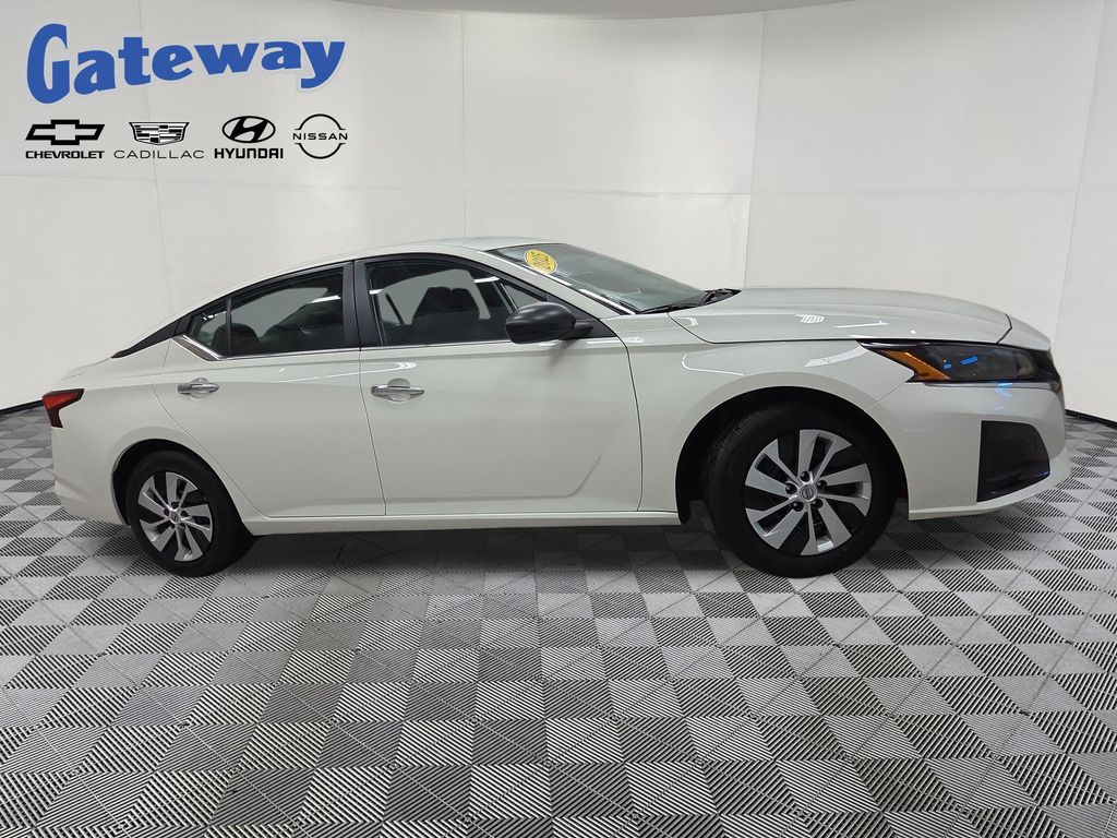 2025 Nissan Altima 2.5 S's photo