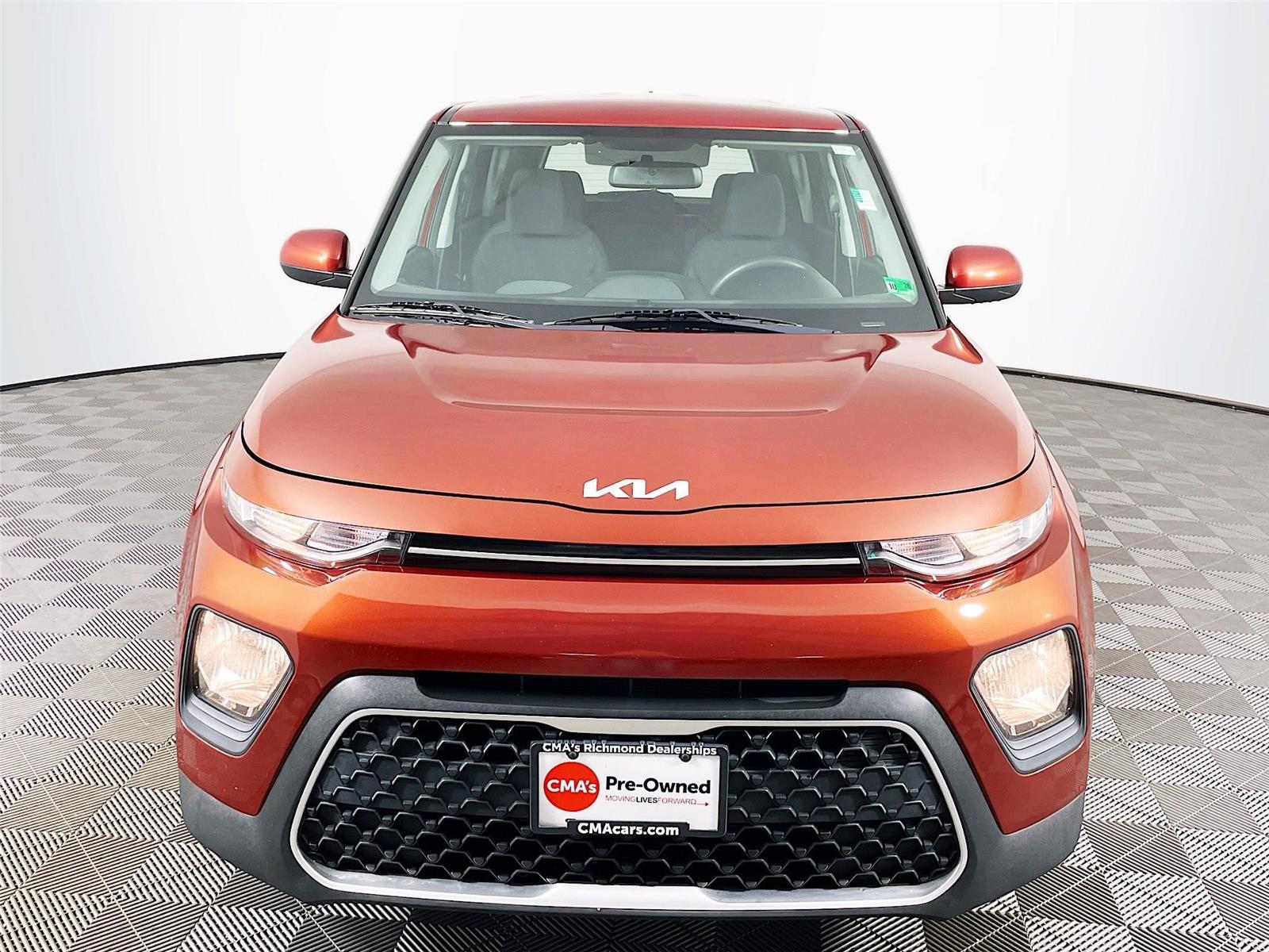 2022 Kia Soul LX photo 2
