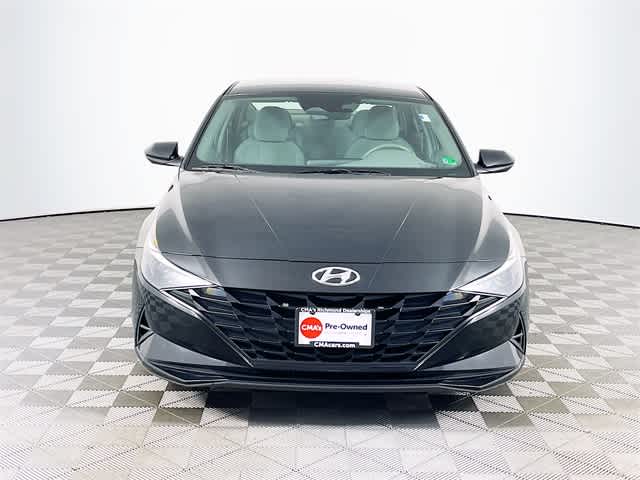 2022 Hyundai Elantra SEL photo 2