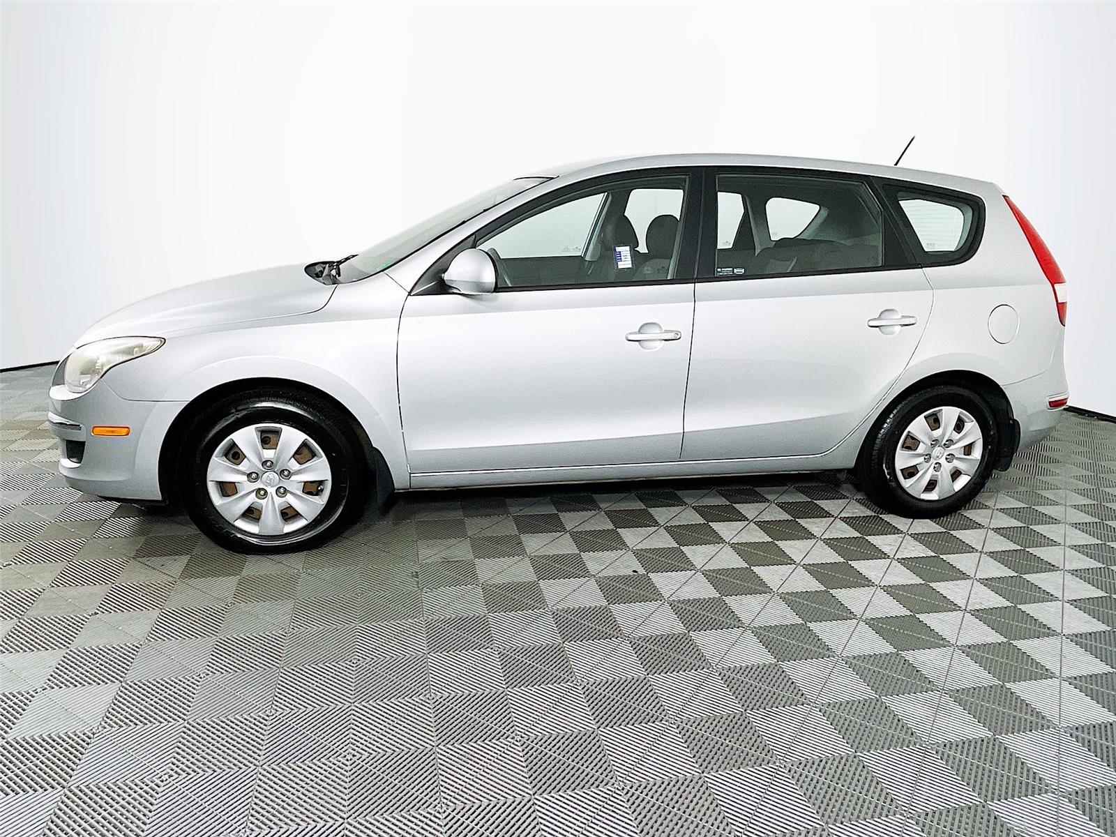 2010 Hyundai Elantra Touring GLS photo 4
