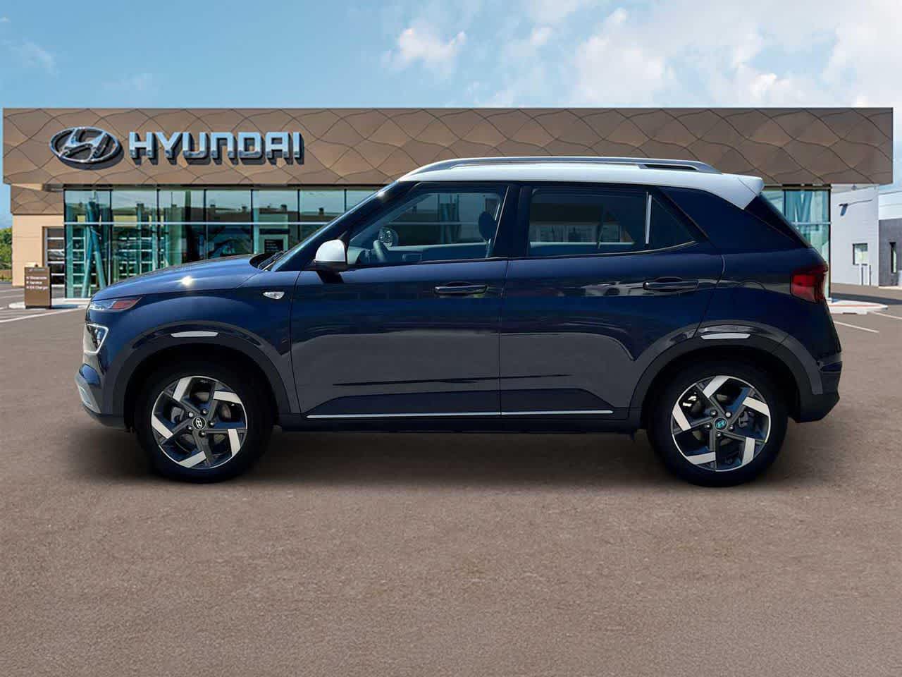 2025 Hyundai Venue Limited photo 2