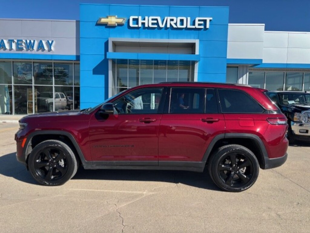 Used 2023 Jeep Grand Cherokee Altitude