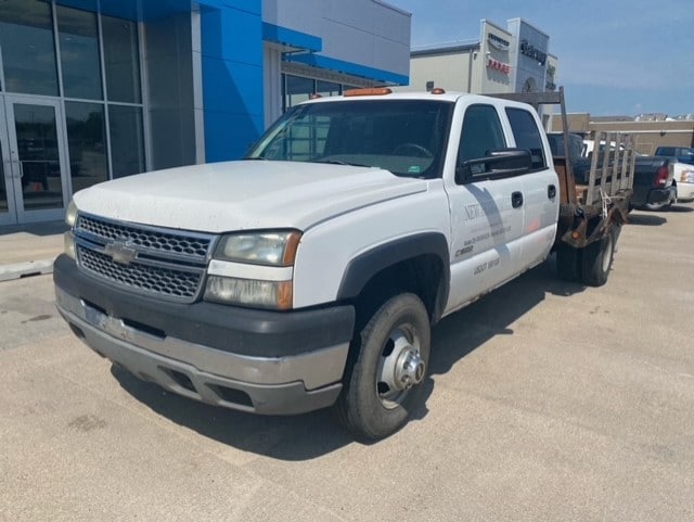 Used 2005 Chevrolet Silverado 3500 LT with VIN 1GBJK33UX5F913470 for sale in Broken Bow, NE