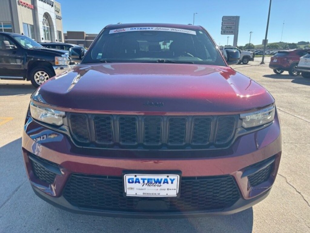 Used 2023 Jeep Grand Cherokee Altitude
