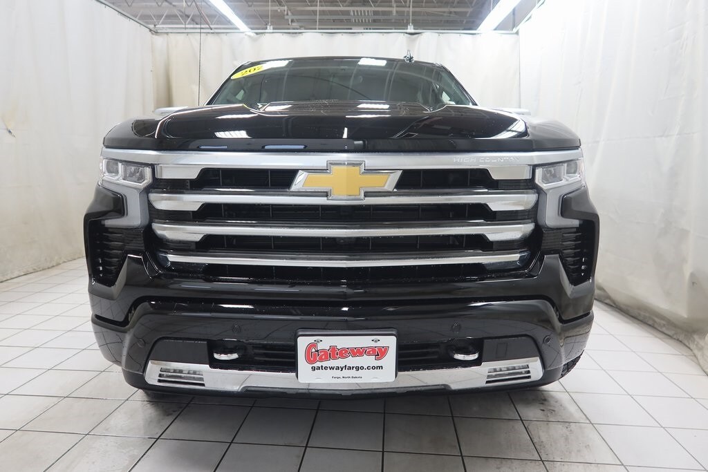 Used 2025 Chevrolet Silverado 1500 High Country Truck Crew Cab