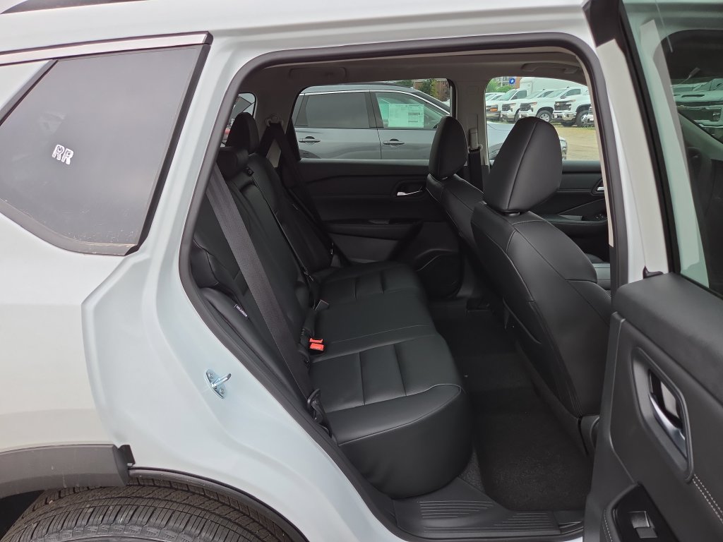 2026 Nissan Rogue Dark Armor - Photo 9