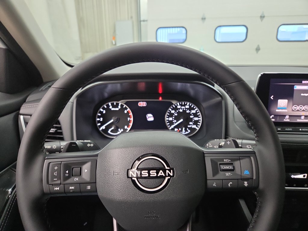 2026 Nissan Rogue Dark Armor - Photo 18