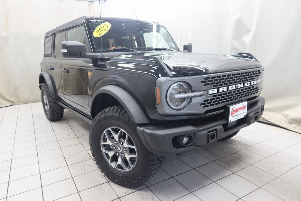 2023 Ford Bronco Badlands photo 3