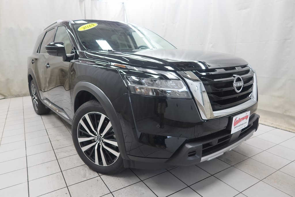 Used 2024 Nissan Pathfinder Platinum SUV