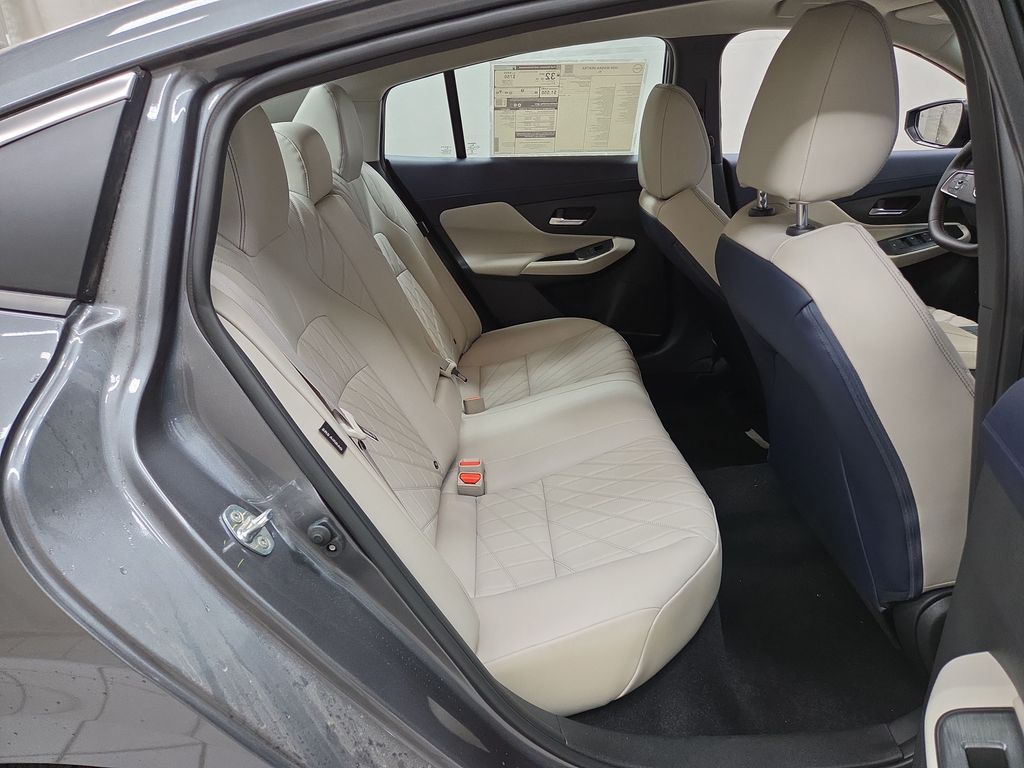 2026 Nissan Sentra SL - Photo 9