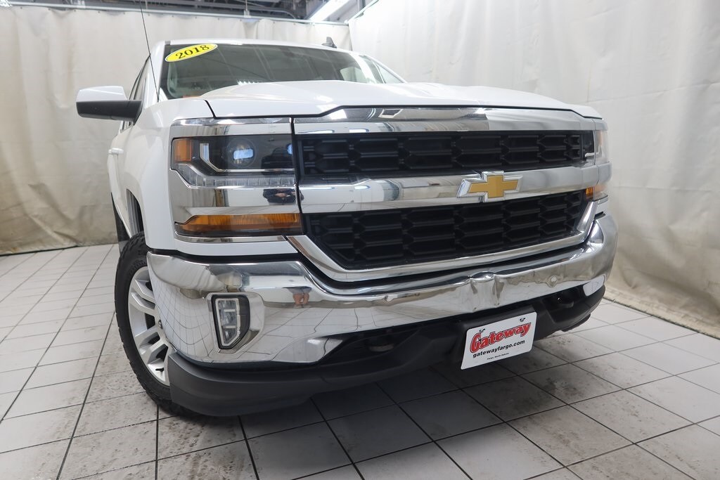 2018 Chevrolet Silverado 1500 LT photo 2