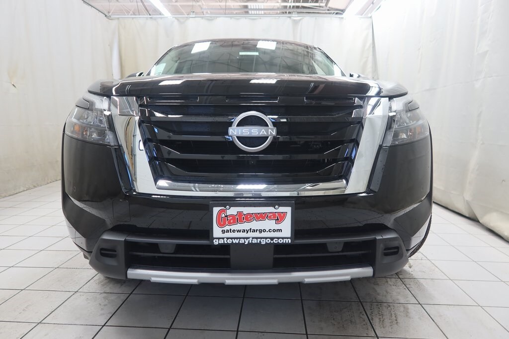 2025 Nissan Pathfinder Platinum photo 4