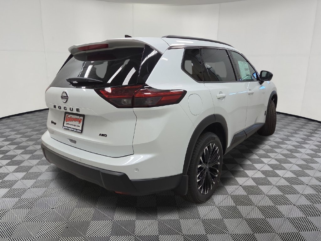 2026 Nissan Rogue Dark Armor - Photo 5