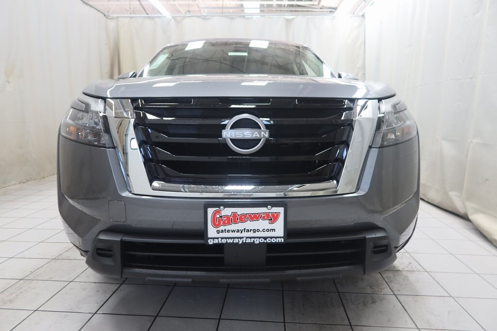 2025 Nissan Pathfinder SV photo 4