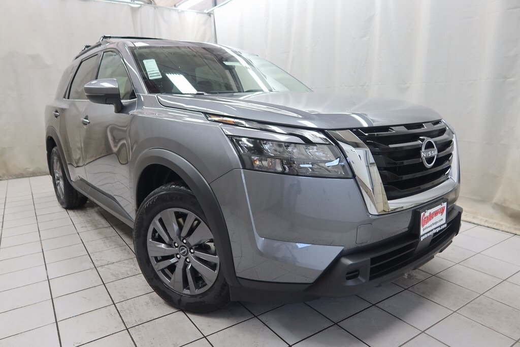 2025 Nissan Pathfinder SV photo 3