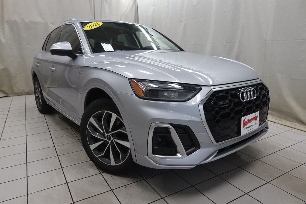 2022 Audi Q5 45 S line Premium photo 3