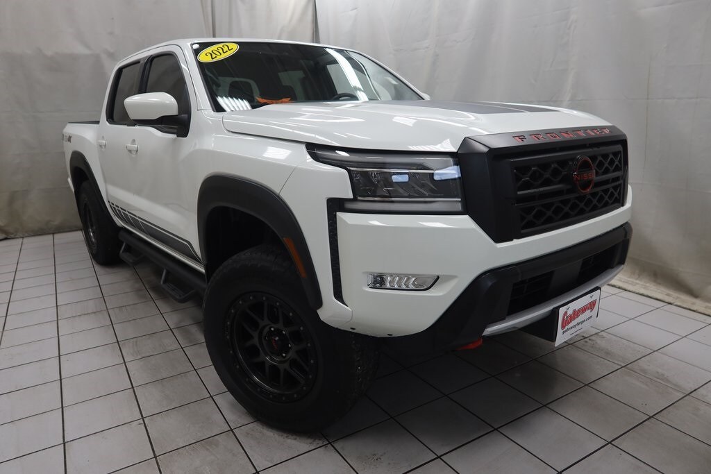 2022 Nissan Frontier PRO-4X photo 3