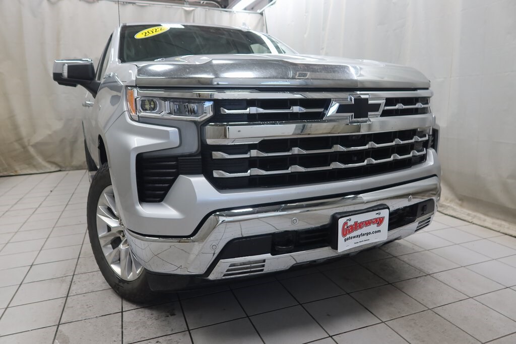 2022 Chevrolet Silverado 1500 LTZ photo 2