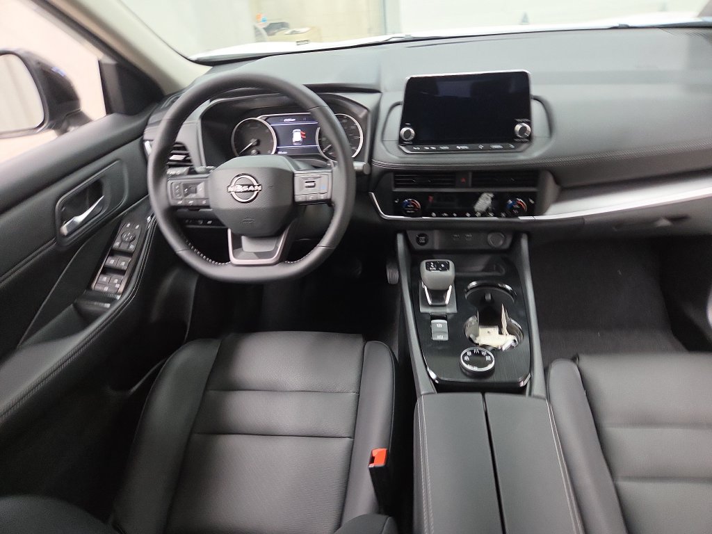 2026 Nissan Rogue Dark Armor - Photo 11