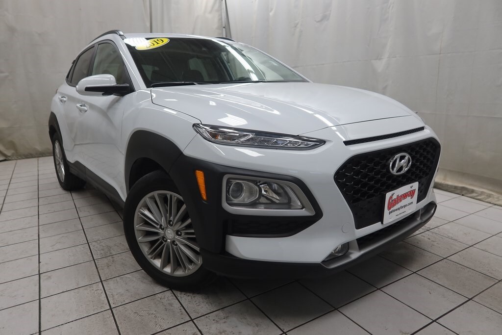 2019 Hyundai Kona SEL photo 2