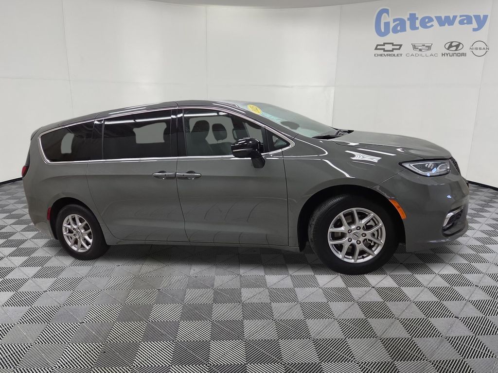 2025 Chrysler Pacifica