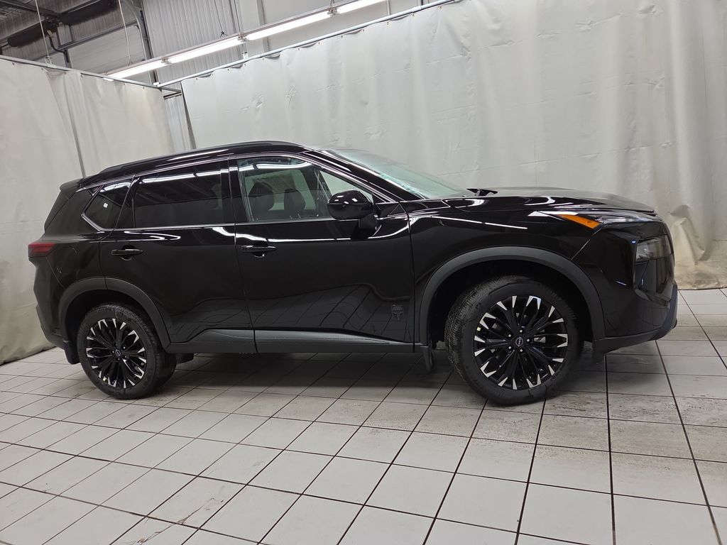 2026 Nissan Rogue Dark Armor AWD's photo