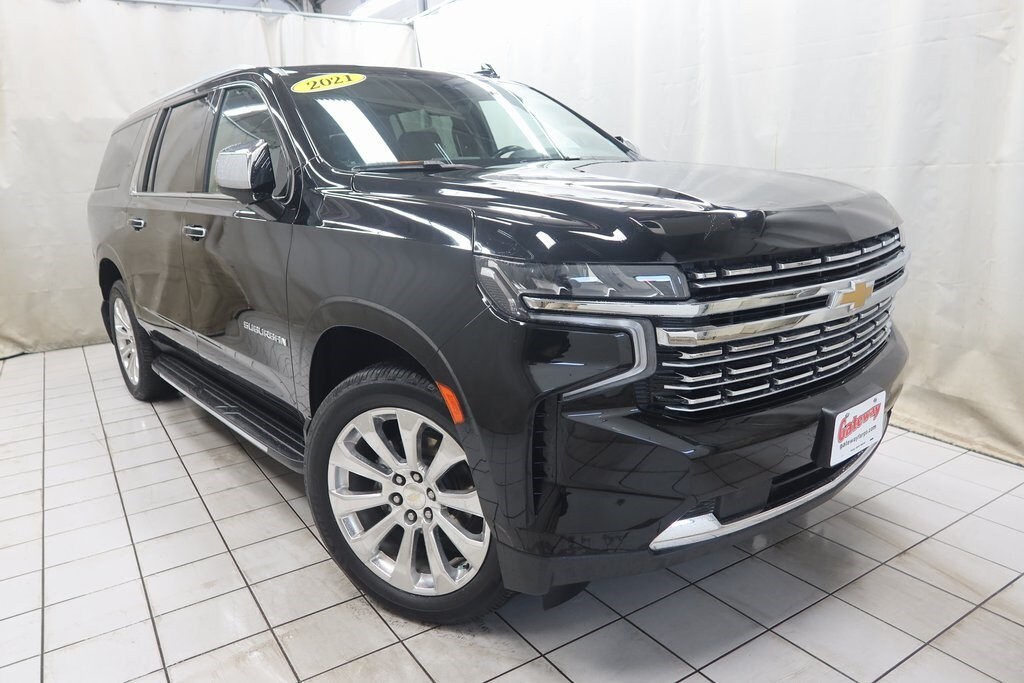 2021 Chevrolet Suburban Premier photo 3