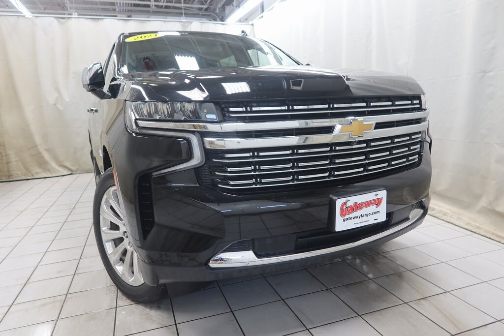 2021 Chevrolet Suburban Premier photo 2