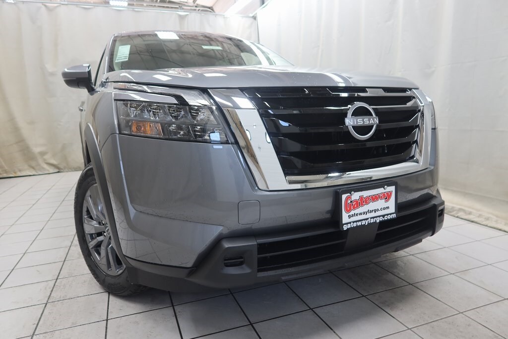 2025 Nissan Pathfinder SV photo 2
