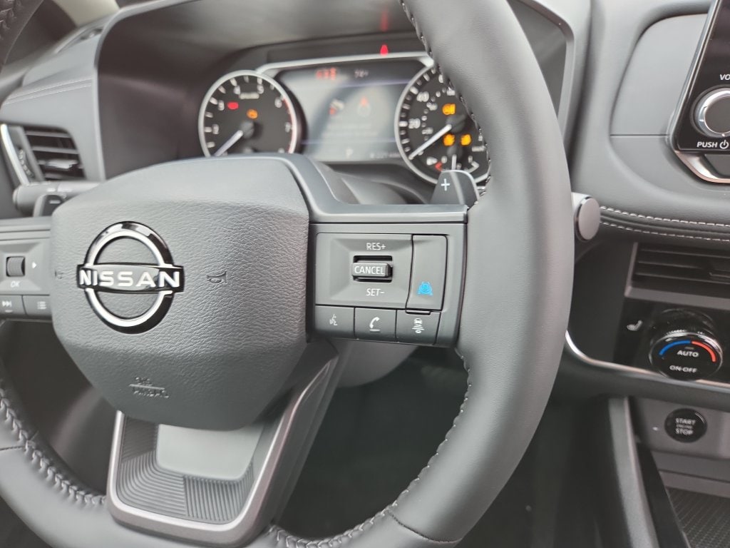 2026 Nissan Rogue Dark Armor - Photo 15