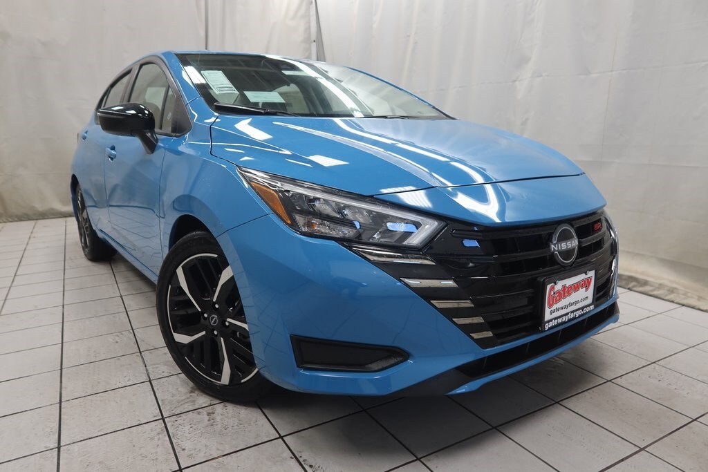 New 2025 Nissan Versa 1.6 SR Sedan