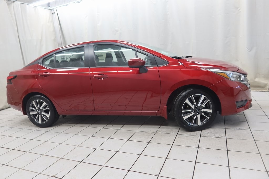 New 2025 Nissan Versa 1.6 SV Sedan