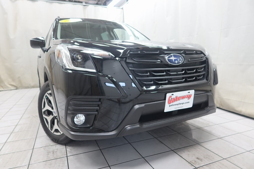 2022 Subaru Forester Premium photo 2