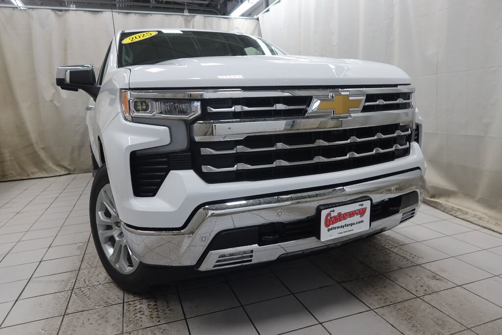 2025 Chevrolet Silverado 1500 LTZ photo 2