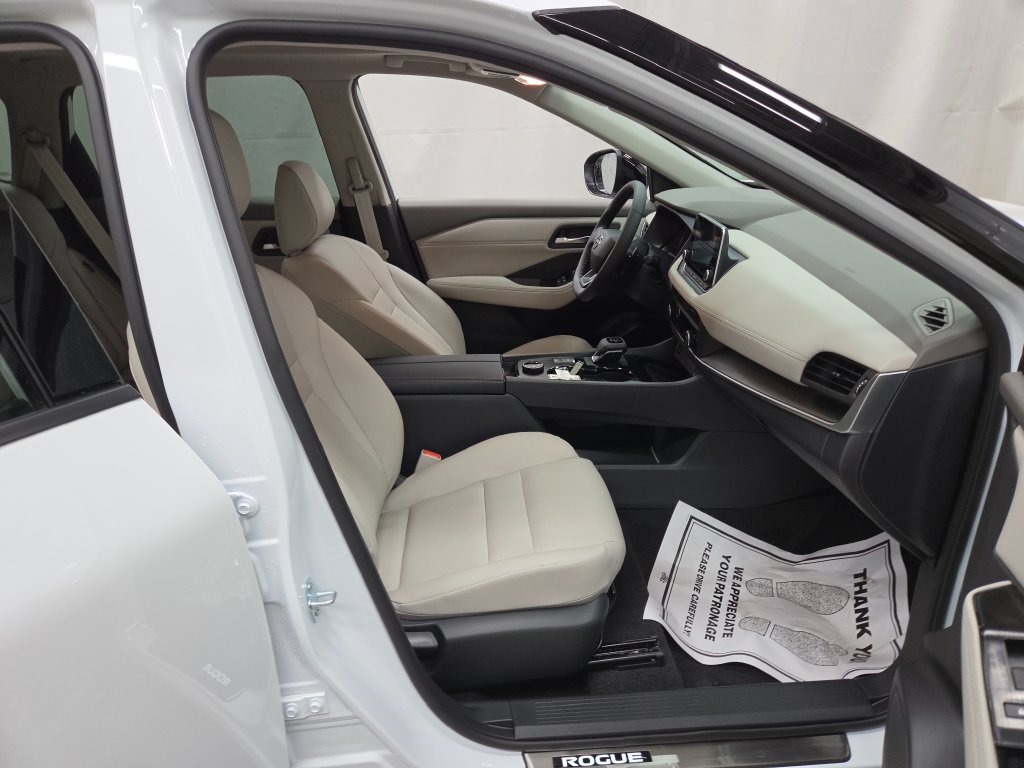 2026 Nissan Rogue Dark Armor - Photo 10