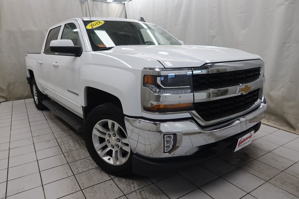 2018 Chevrolet Silverado 1500 LT photo 3