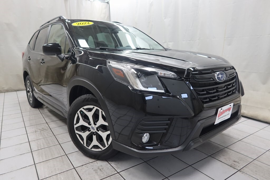 2022 Subaru Forester Premium photo 3