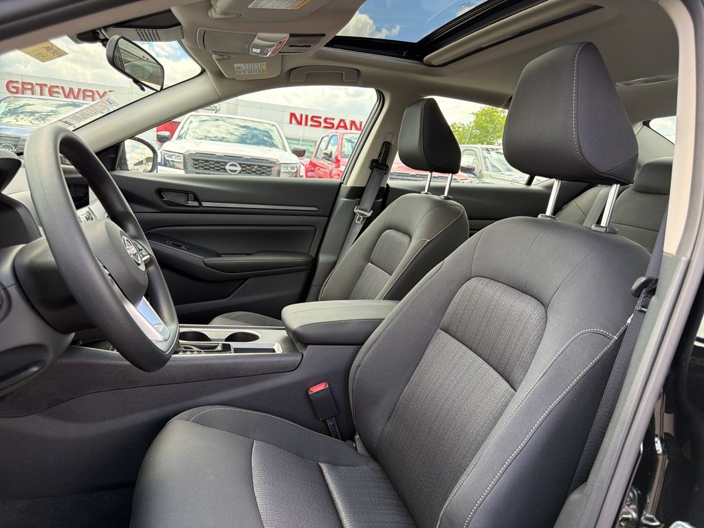 2026 Nissan Altima SV - Photo 9