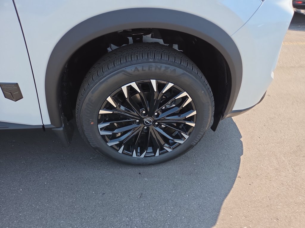 2026 Nissan Rogue Dark Armor - Photo 8