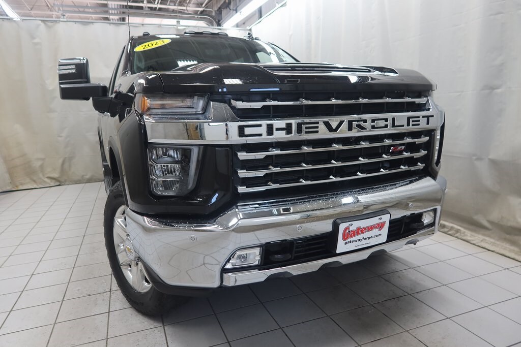 2023 Chevrolet Silverado 3500HD LTZ photo 2