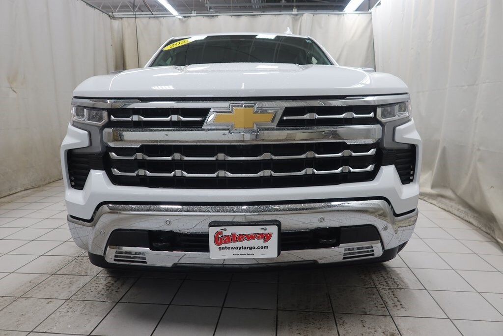 2025 Chevrolet Silverado 1500 LTZ photo 4