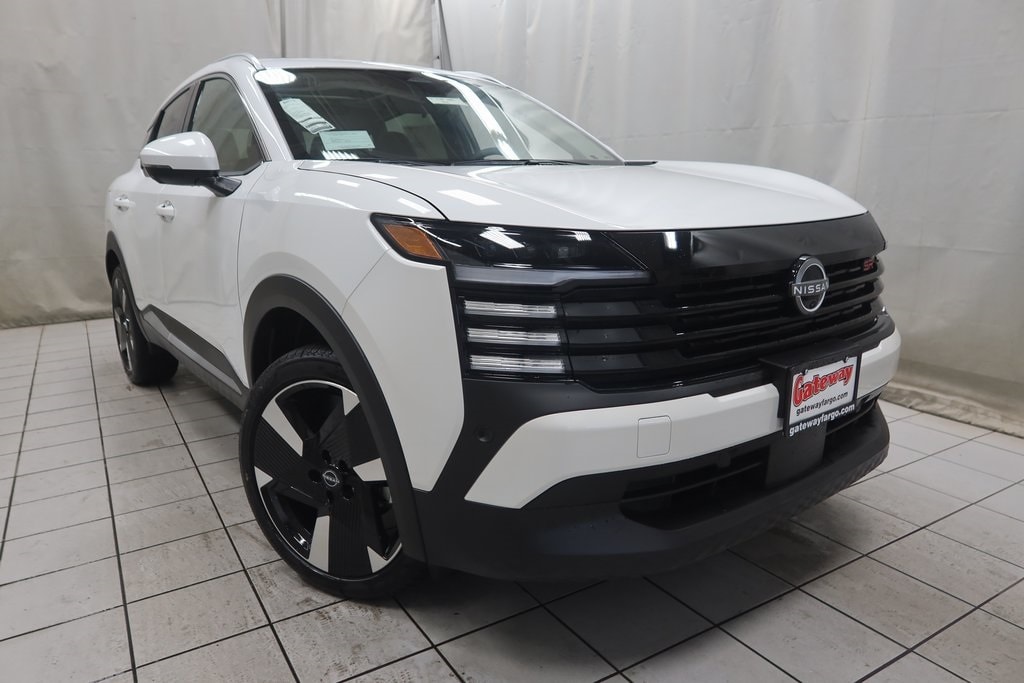 New 2025 Nissan Kicks SR SUV